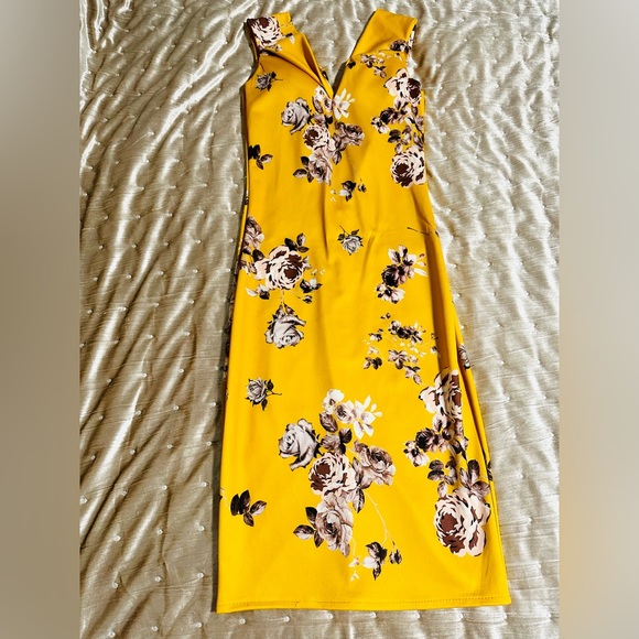 Dress - Picture 2 of 2